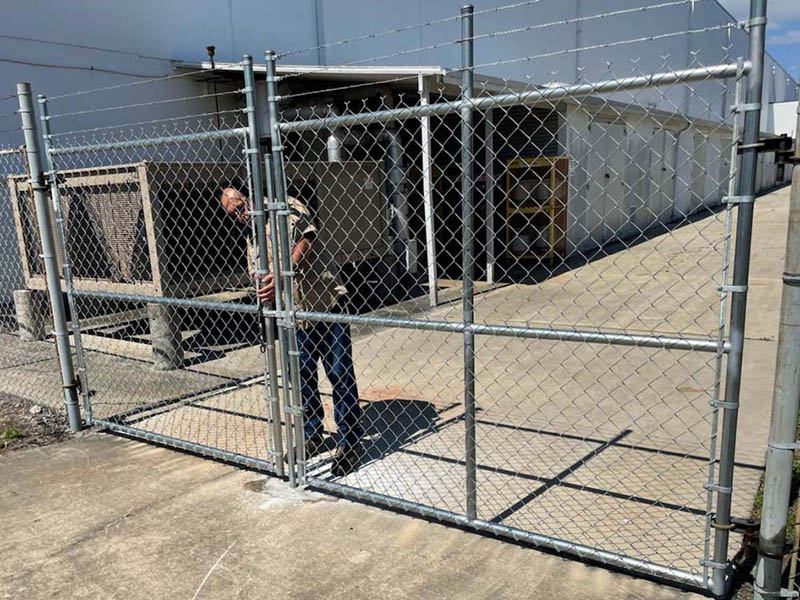 New Tampa Florida commercial fencing contractor