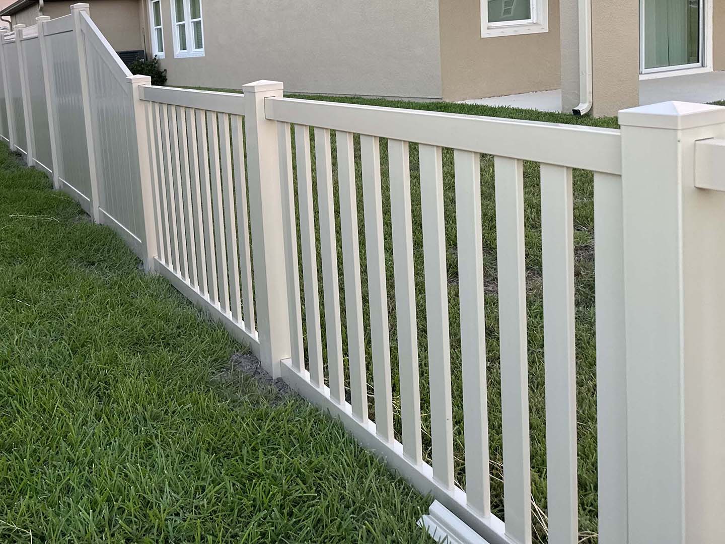 Vinyl picket with flat top rail fence company in Tampa Florida