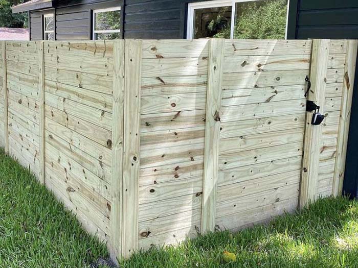 Horizontal wood fence company in Tampa Florida