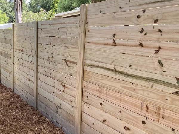 Horizontal wood fence company in Tampa Florida