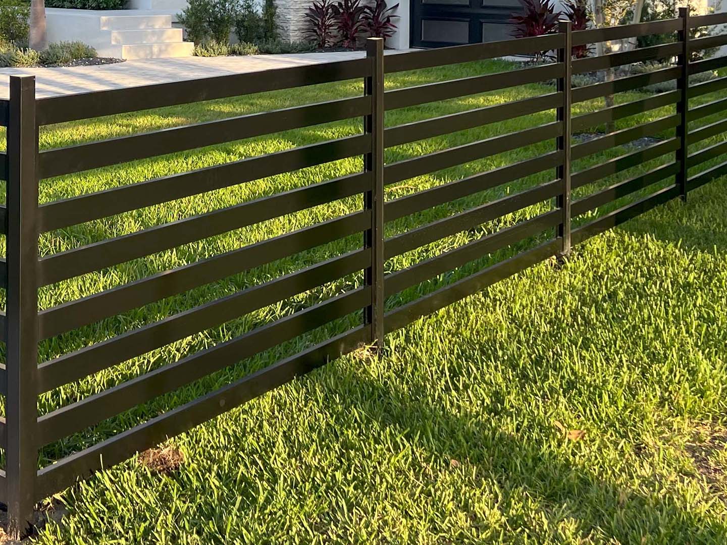 Photo of a Tampa Florida aluminum fence